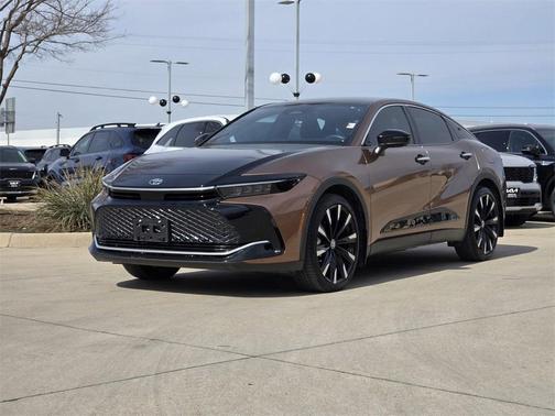 2024 Toyota Crown Platinum