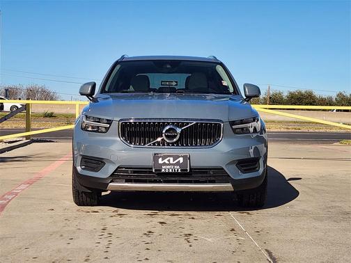 2020 Volvo XC40 T5 Momentum