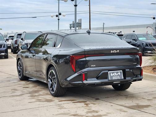 2025 Kia K4 GT-Line