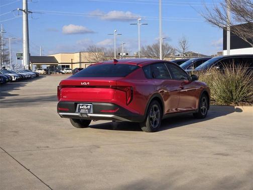 2026 Kia K4 LXS