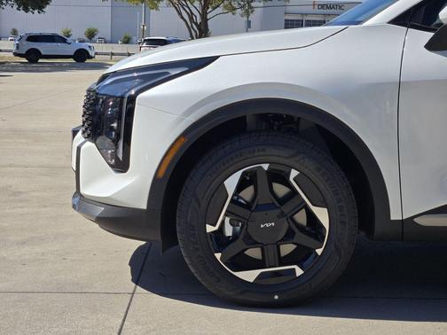 Snow White Pearl 2026 Kia Sportage SX Turbo
