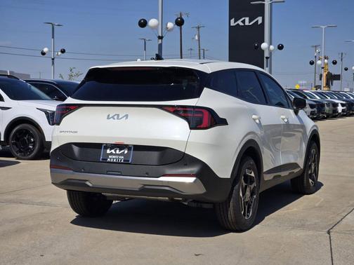 Snow White Pearl 2026 Kia Sportage SX Turbo