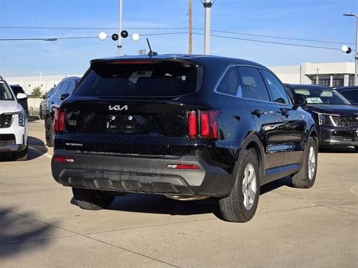 2023 Kia Sorento LX