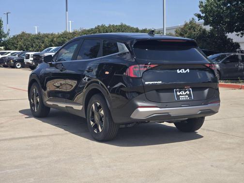 Ebony Black 2026 Kia Sportage LX