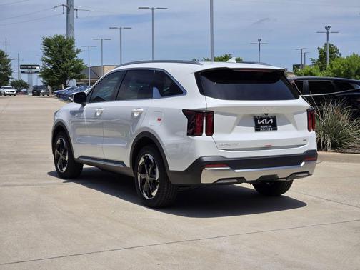 Snow White Pearl 2026 Kia Sorento Hybrid EX