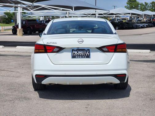 Glacier White 2025 Nissan Altima 2.5 SV