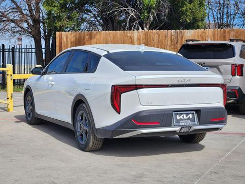 Snow White Pearl 2026 Kia K4 LXS