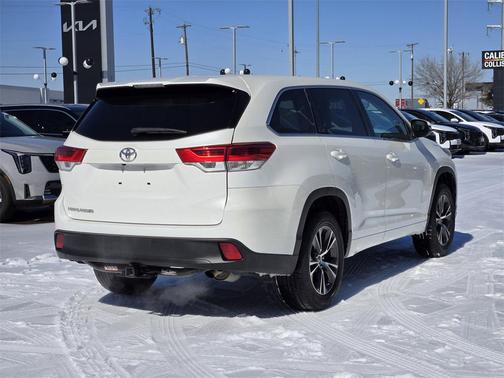 2018 Toyota Highlander LE I4