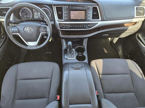2018 Toyota Highlander LE I4