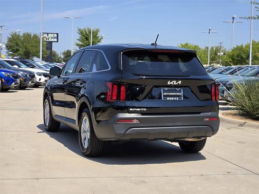 2023 Kia Sorento LX