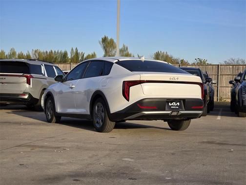 2025 Kia K4 LX