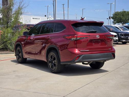 Pearl 2020 Toyota Highlander XLE