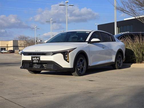 2026 Kia K4 LXS
