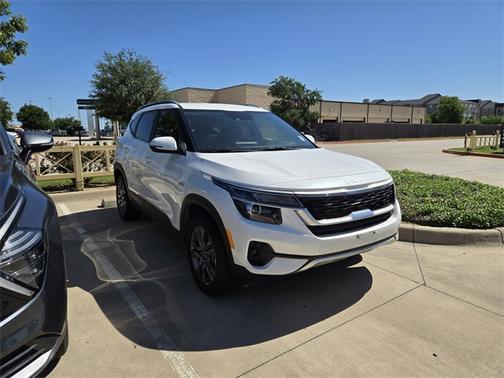 2023 Kia Seltos S