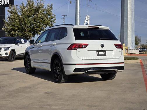 2022 Volkswagen Tiguan 2.0T SE R-Line Black 4MOTION