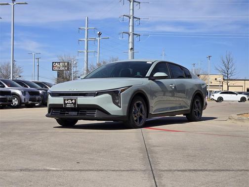 2026 Kia K4 LXS