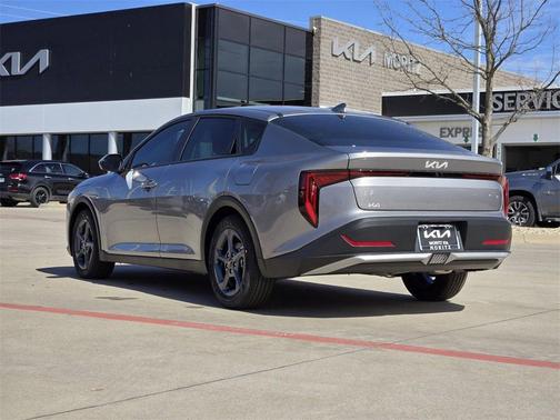2026 Kia K4 LXS