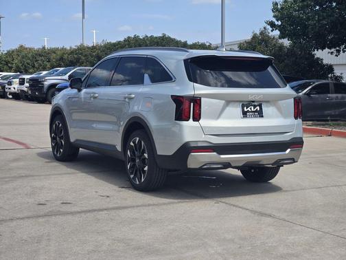Ivory Silver 2026 Kia Sorento SX