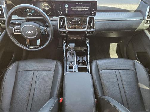 Glacial White Pearl 2023 Kia Sorento SX