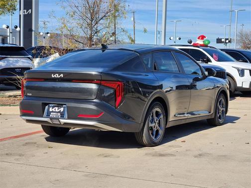 2025 Kia K4 LXS