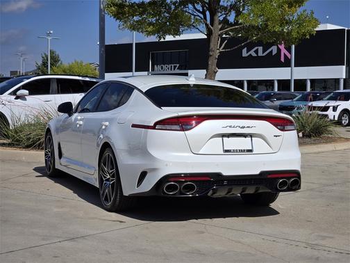 2022 Kia Stinger GT1