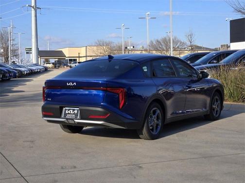 2026 Kia K4 LXS