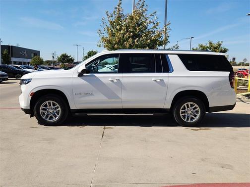 2024 Chevrolet Suburban LT