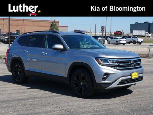 Pyrite Silver Metallic 2023 Volkswagen Atlas 3.6L SE w/Technology