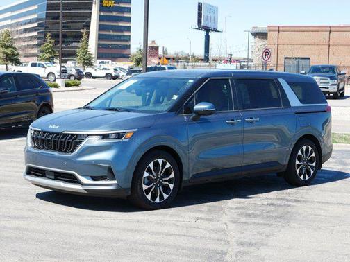 2024 Kia Carnival EX