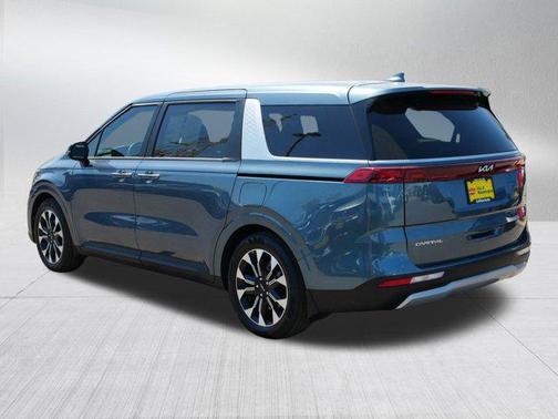 2024 Kia Carnival EX