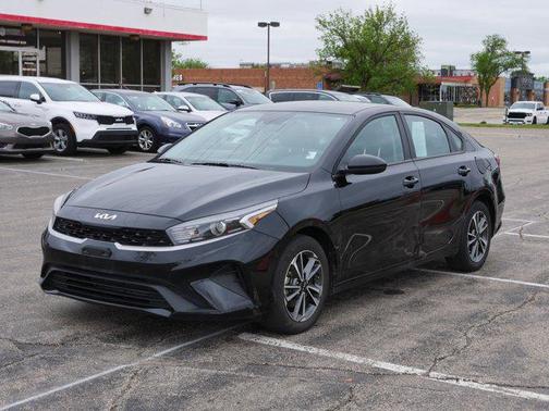 Aurora Black 2023 Kia Forte LXS