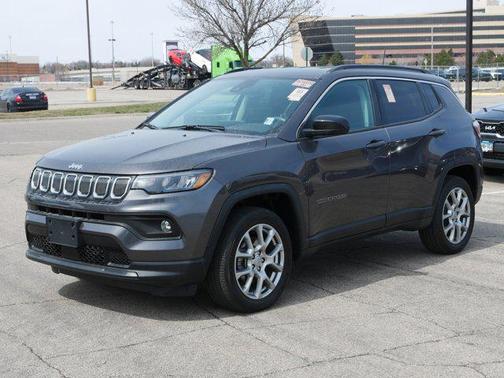 Granite Crystal Metallic Clearcoat 2022 Jeep Compass Latitude Lux