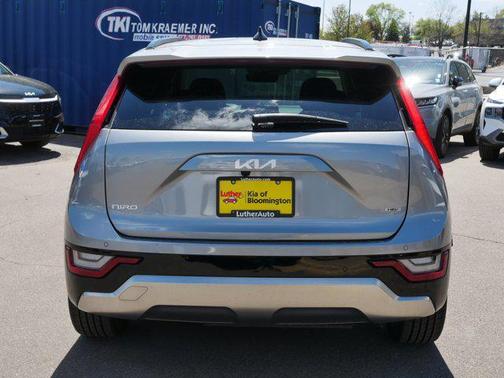 Steel Gray 2023 Kia Niro Touring