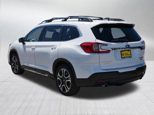 Crystal White Pearl 2023 Subaru Ascent Limited 7-Passenger