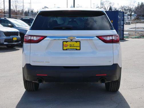 Iridescent Pearl Tricoat 2019 Chevrolet Traverse LT Cloth