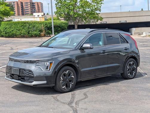 Graphite Gray 2023 Kia Niro EV Wind