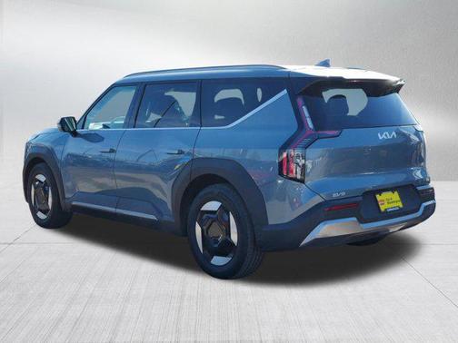 Iceberg Green 2024 Kia EV9 Wind