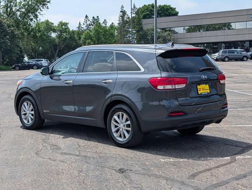 Platinum Graphite 2016 Kia Sorento LX