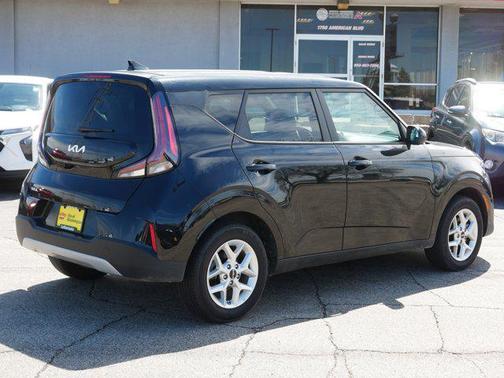 Fusion Black 2025 Kia Soul LX
