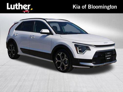 Snow White Pearl 2024 Kia Niro Touring