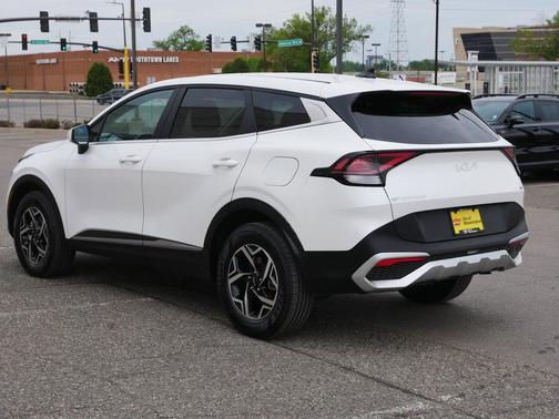 Snow White Pearl 2023 Kia Sportage LX