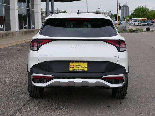 Snow White Pearl 2023 Kia Sportage LX