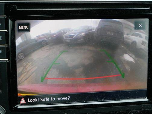 2017 Volkswagen Passat 1.8T SE w/Technology