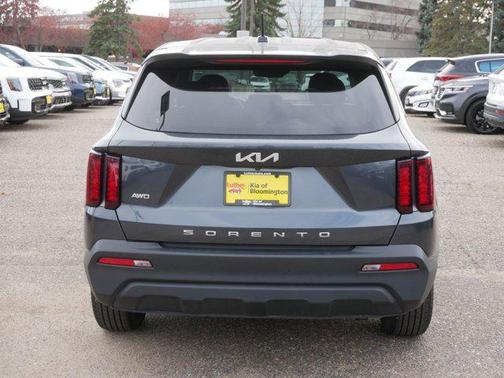 2022 Kia Sorento LX