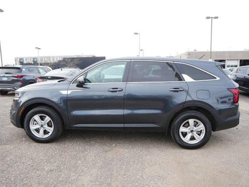 2022 Kia Sorento LX