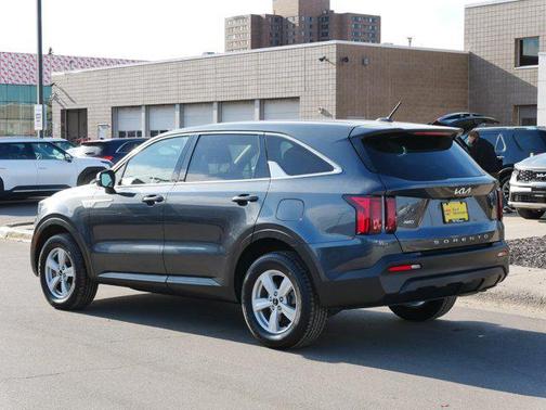 2022 Kia Sorento LX