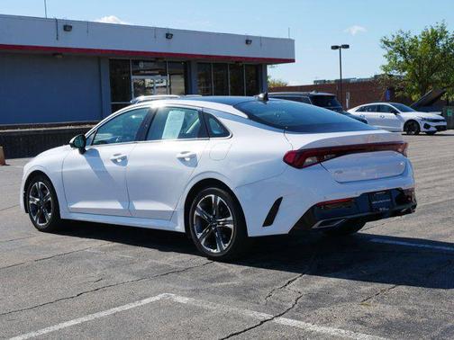 2022 Kia K5 EX