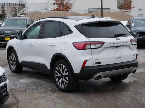 2020 Ford Escape SE