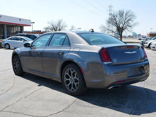 2018 Chrysler 300 S