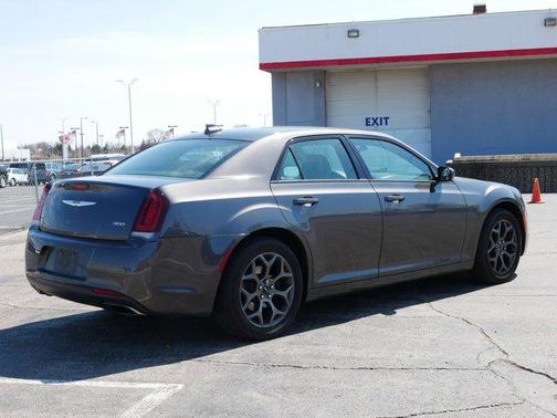 2018 Chrysler 300 S